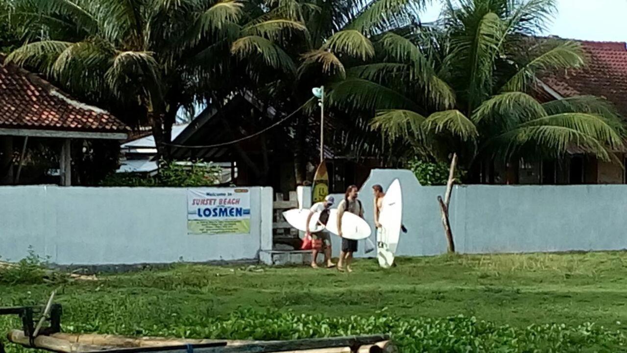 Hotel Sunset Beach labuhan jukung Krui Bagian luar foto