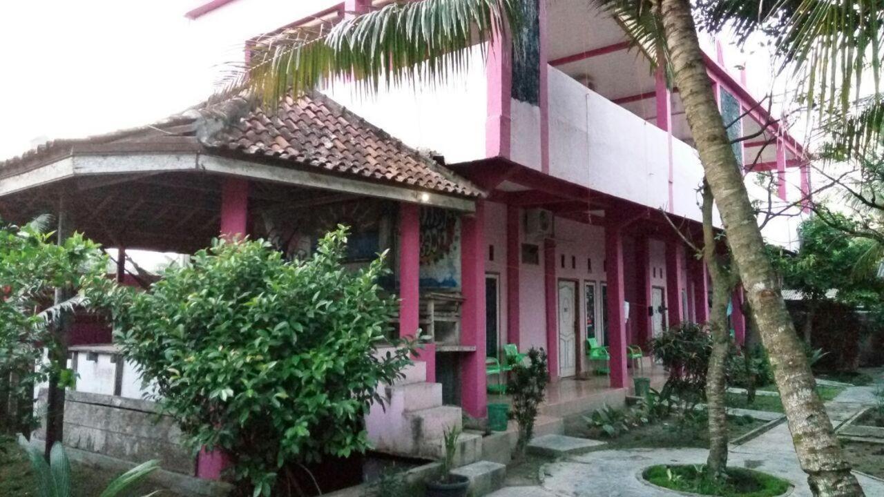 Hotel Sunset Beach labuhan jukung Krui Bagian luar foto