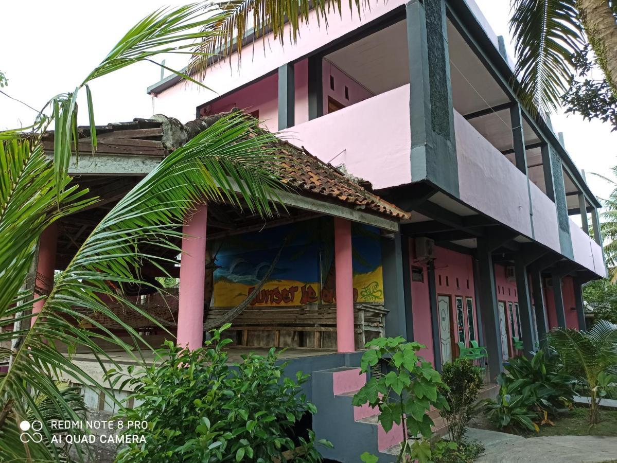 Hotel Sunset Beach labuhan jukung Krui Bagian luar foto
