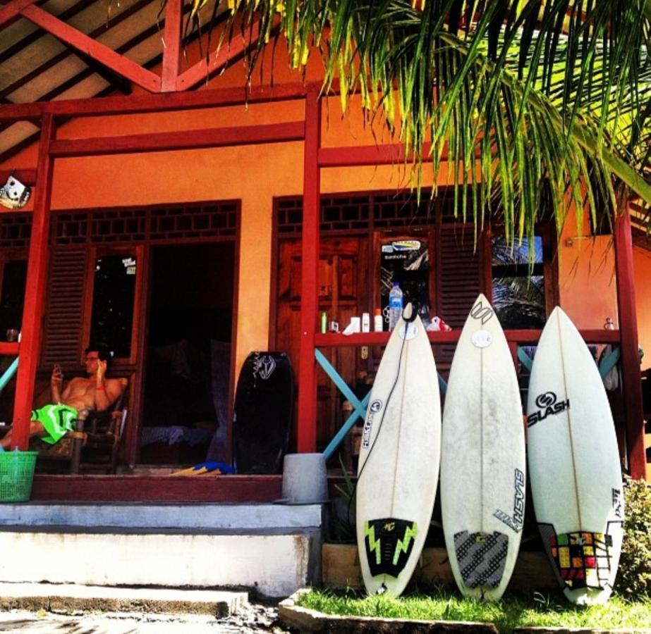 Hotel Sunset Beach labuhan jukung Krui Bagian luar foto